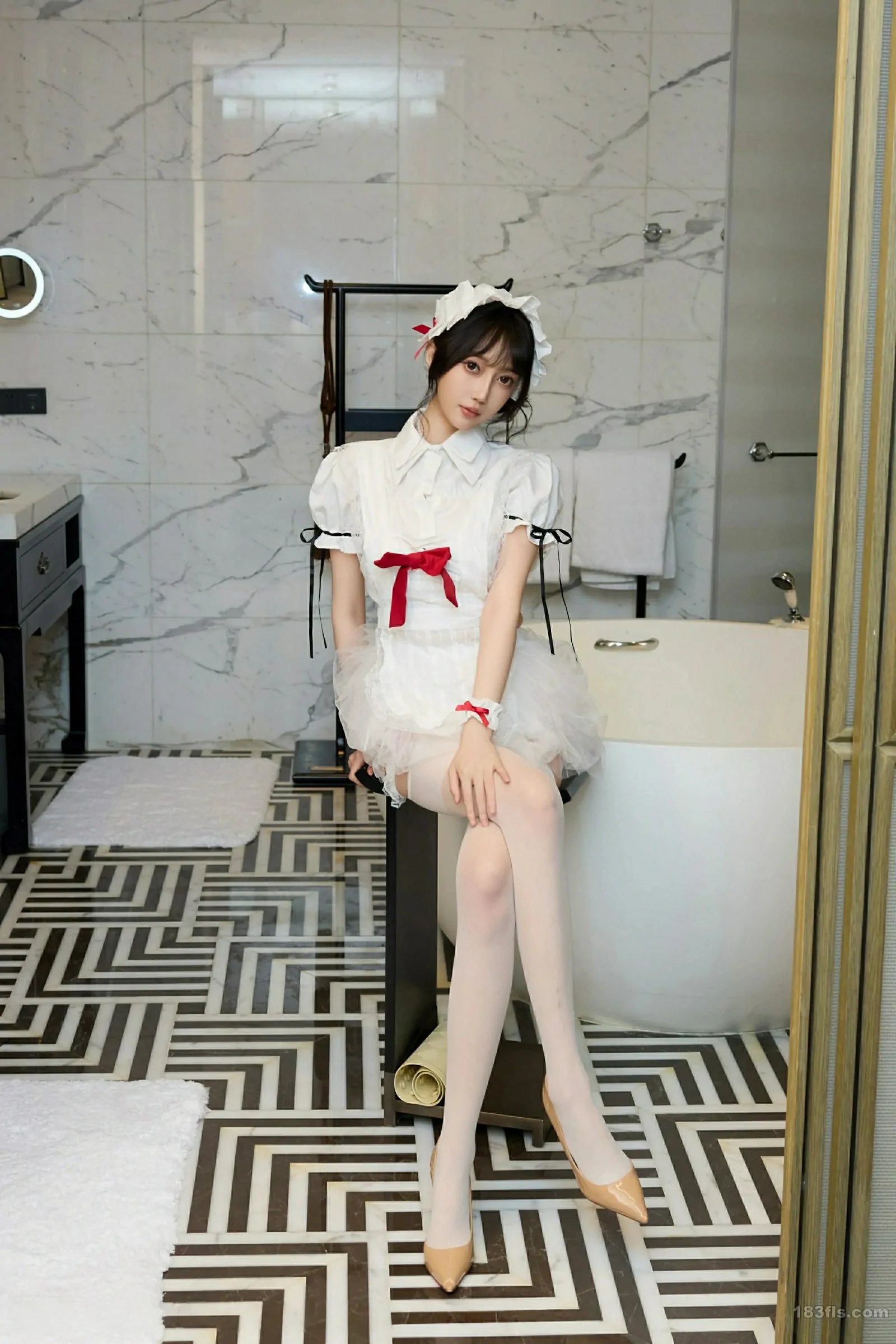 [XIUREN秀人网] 2025.09.29 No.10827 玥儿玥er-第3张图片-宅男套图吧