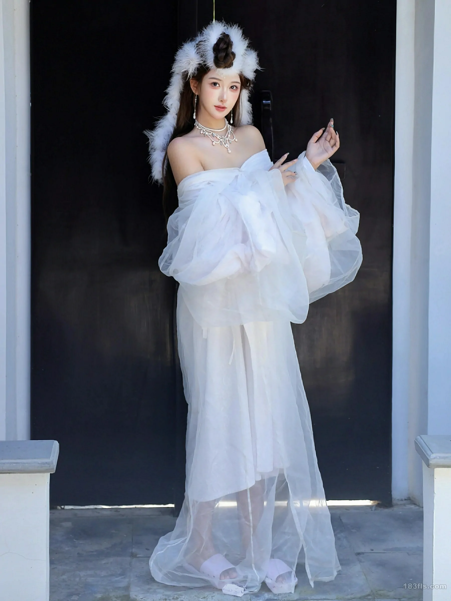 [XIUREN秀人网] 2025.10.09 No.10843 金允希Yuki-第2张图片-宅男套图吧