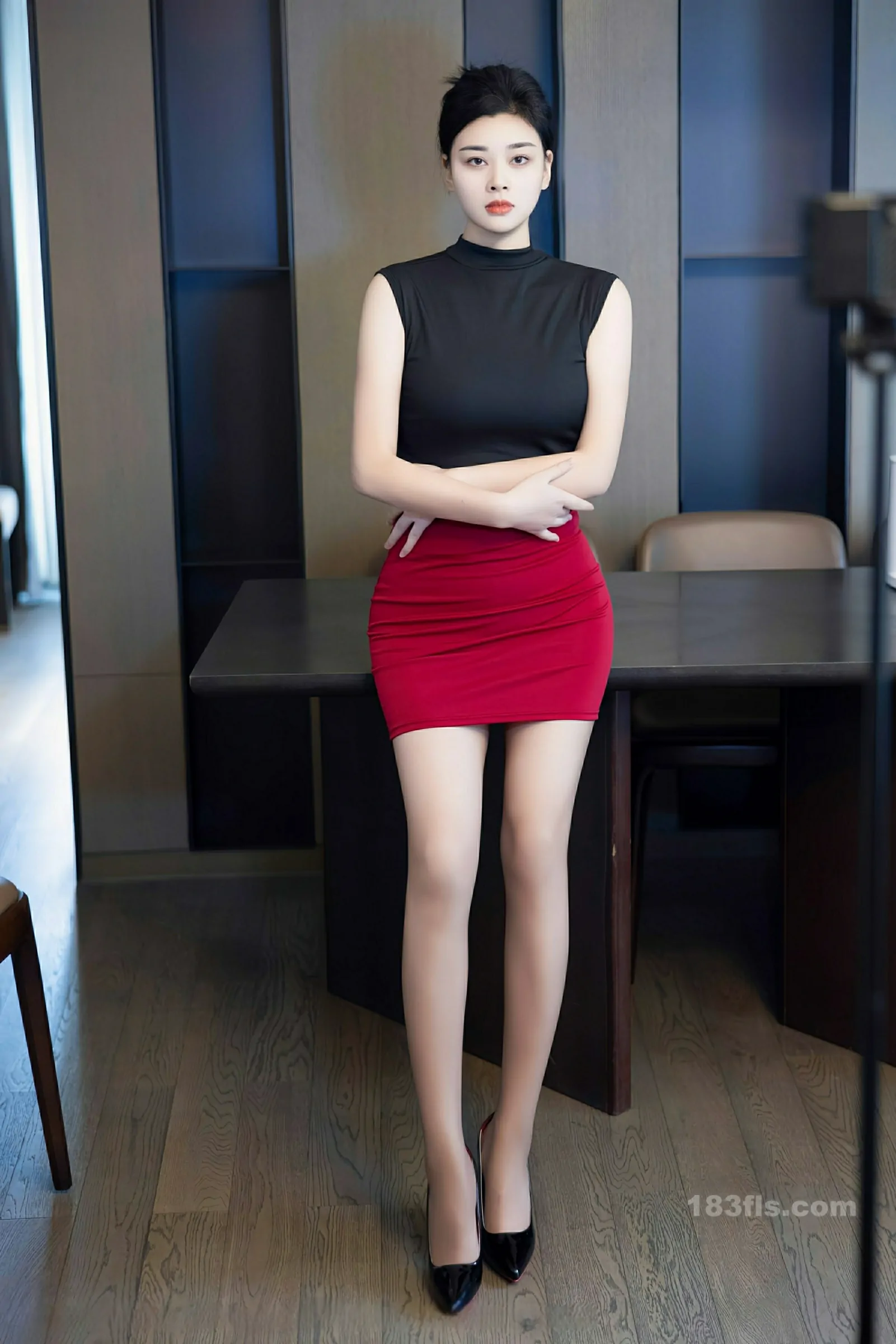 [XIUREN秀人网] 2025.11.05 No.10948 徐清妍-第3张图片-宅男套图吧