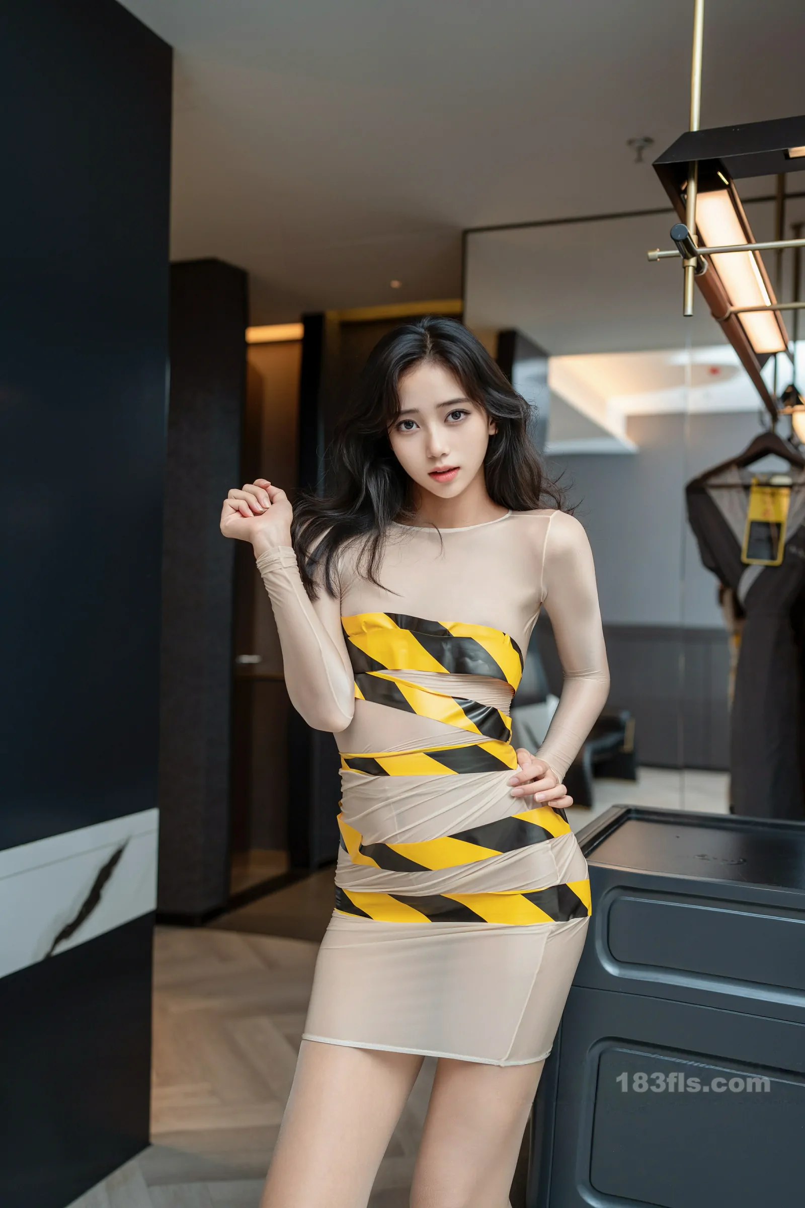 xiuren秀人网福利时安安大尺度私拍写真胶带-第2张图片-宅男套图吧