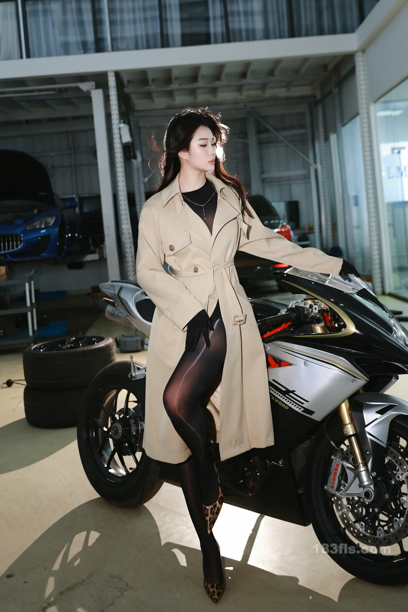 xiuren秀人网福利南乔大尺度私拍写真机车女郎-第2张图片-宅男套图吧