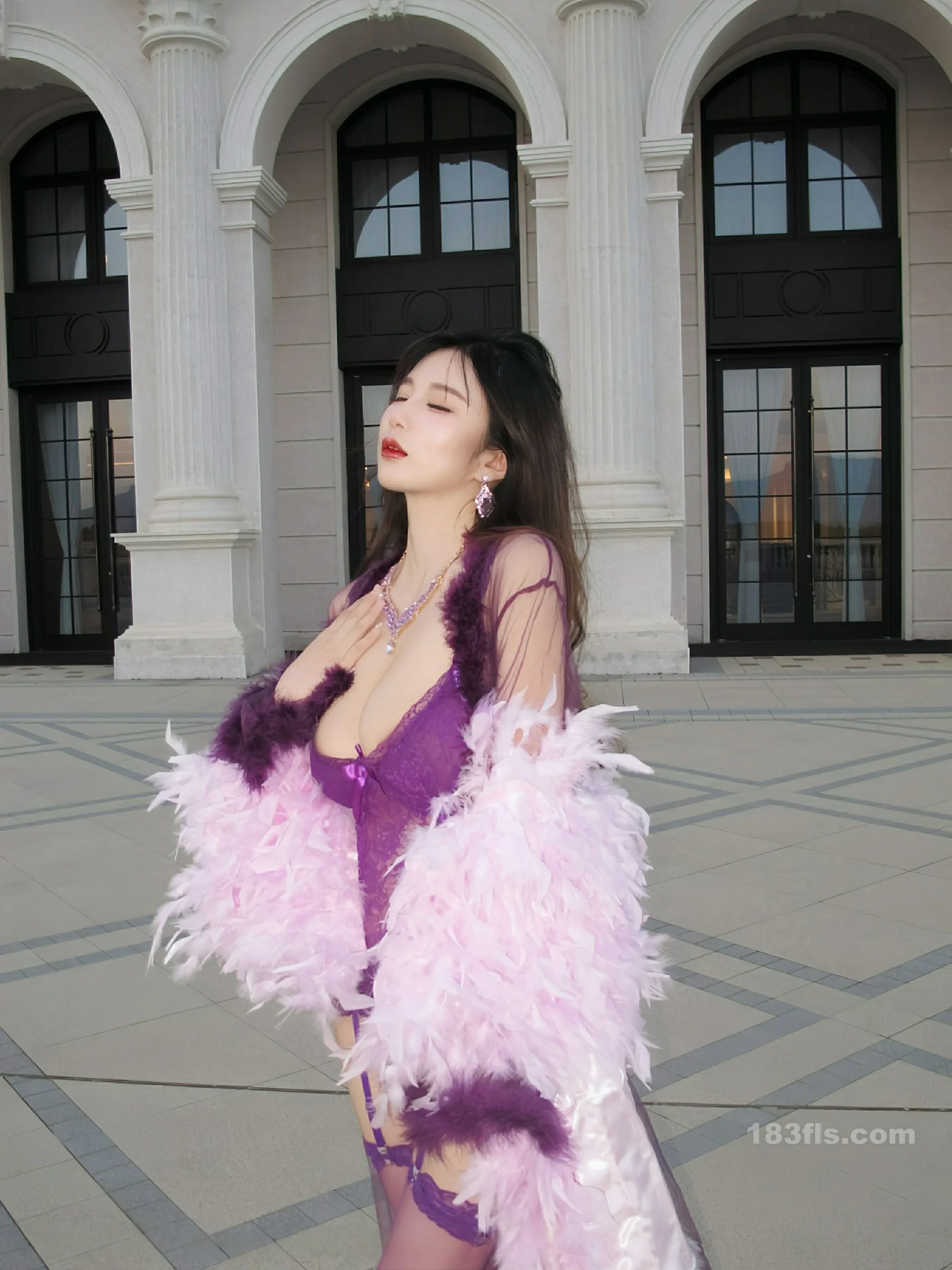 [XIUREN秀人网] 2025.11.28 No.11047 小肉肉咪-第2张图片-宅男套图吧