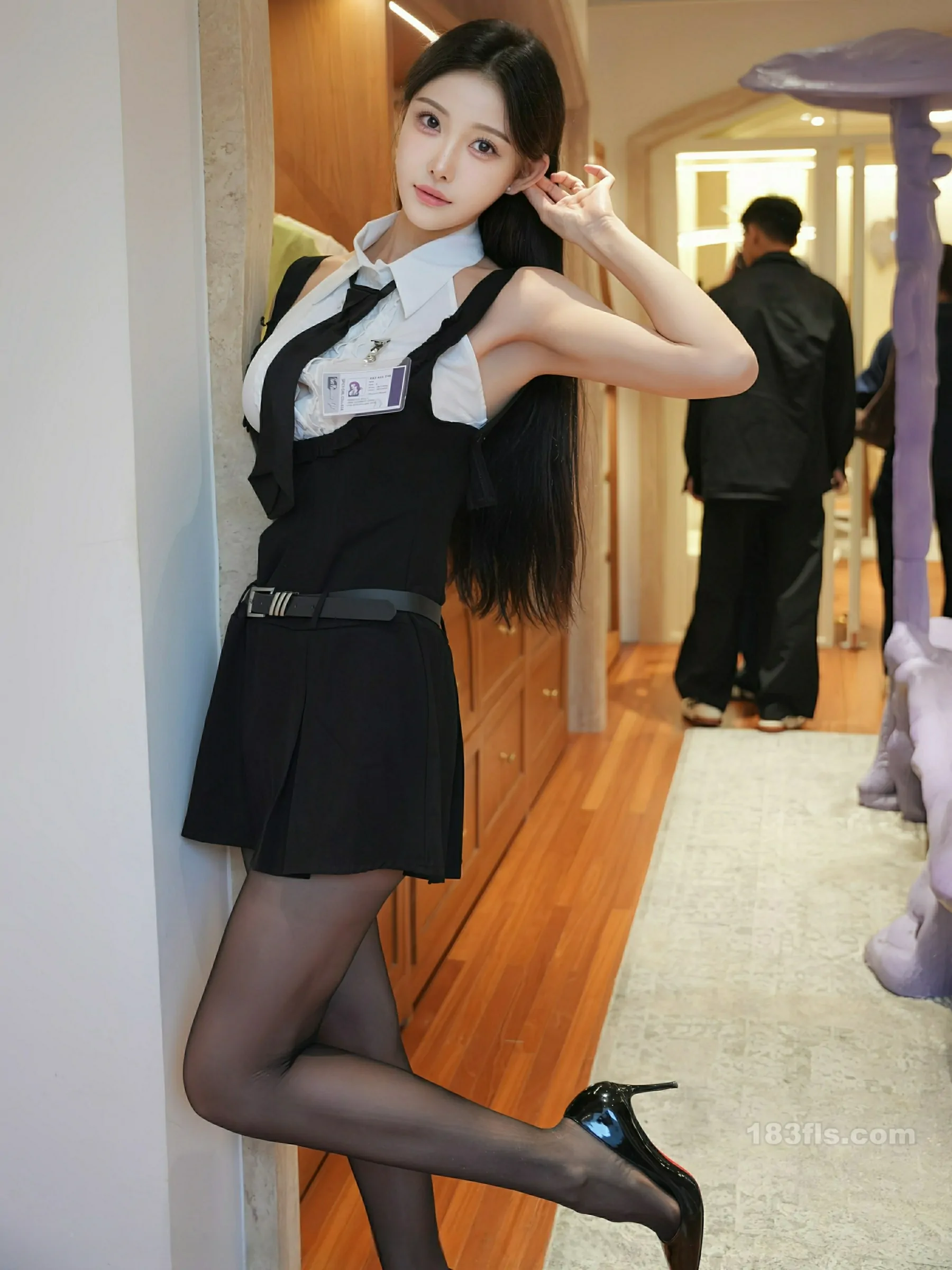 [XIUREN秀人网] 2025.12.01 No.11052 梨霜儿-第5张图片-宅男套图吧