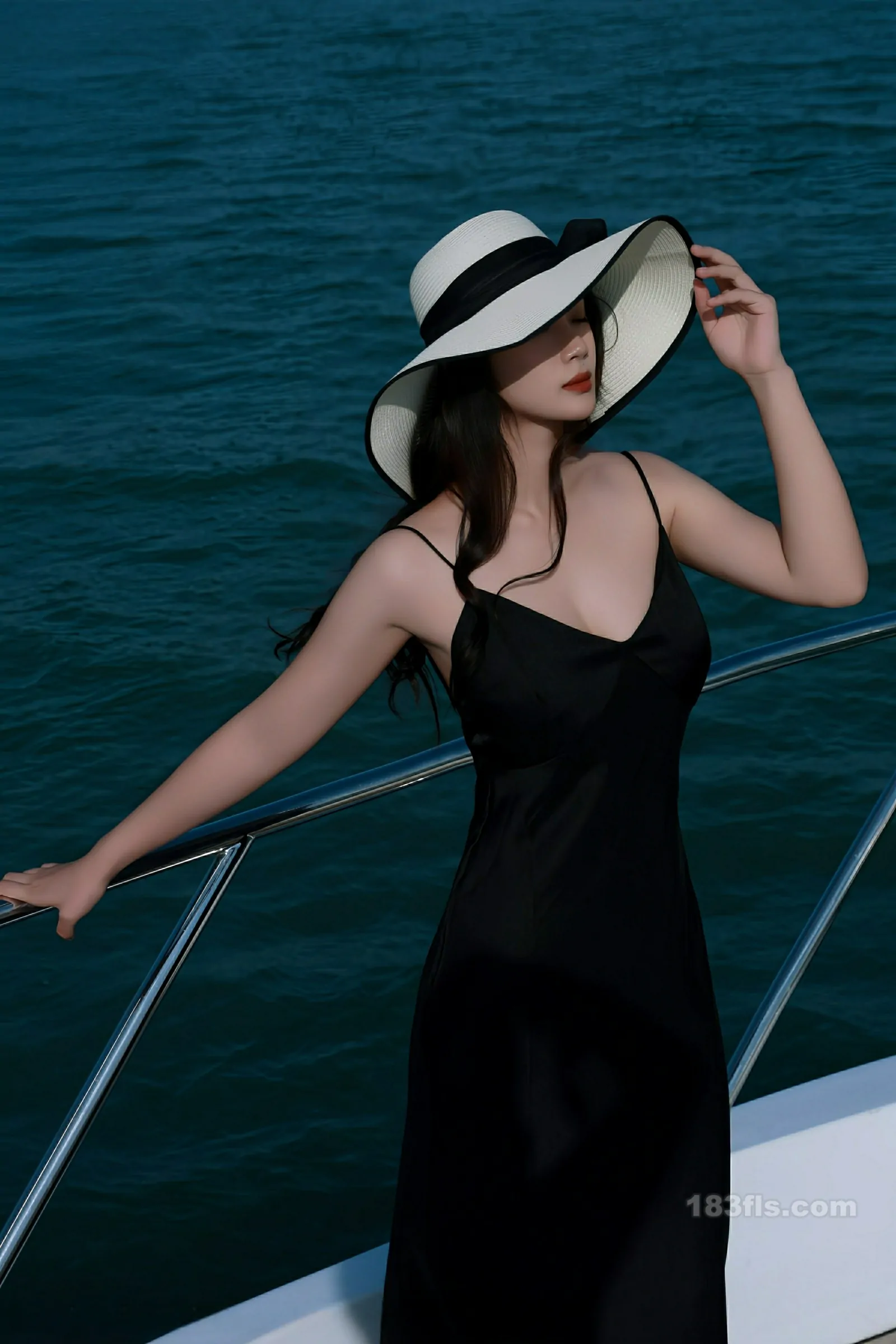 [XIUREN秀人网] 2025.12.05 No.11074 南乔-第2张图片-宅男套图吧