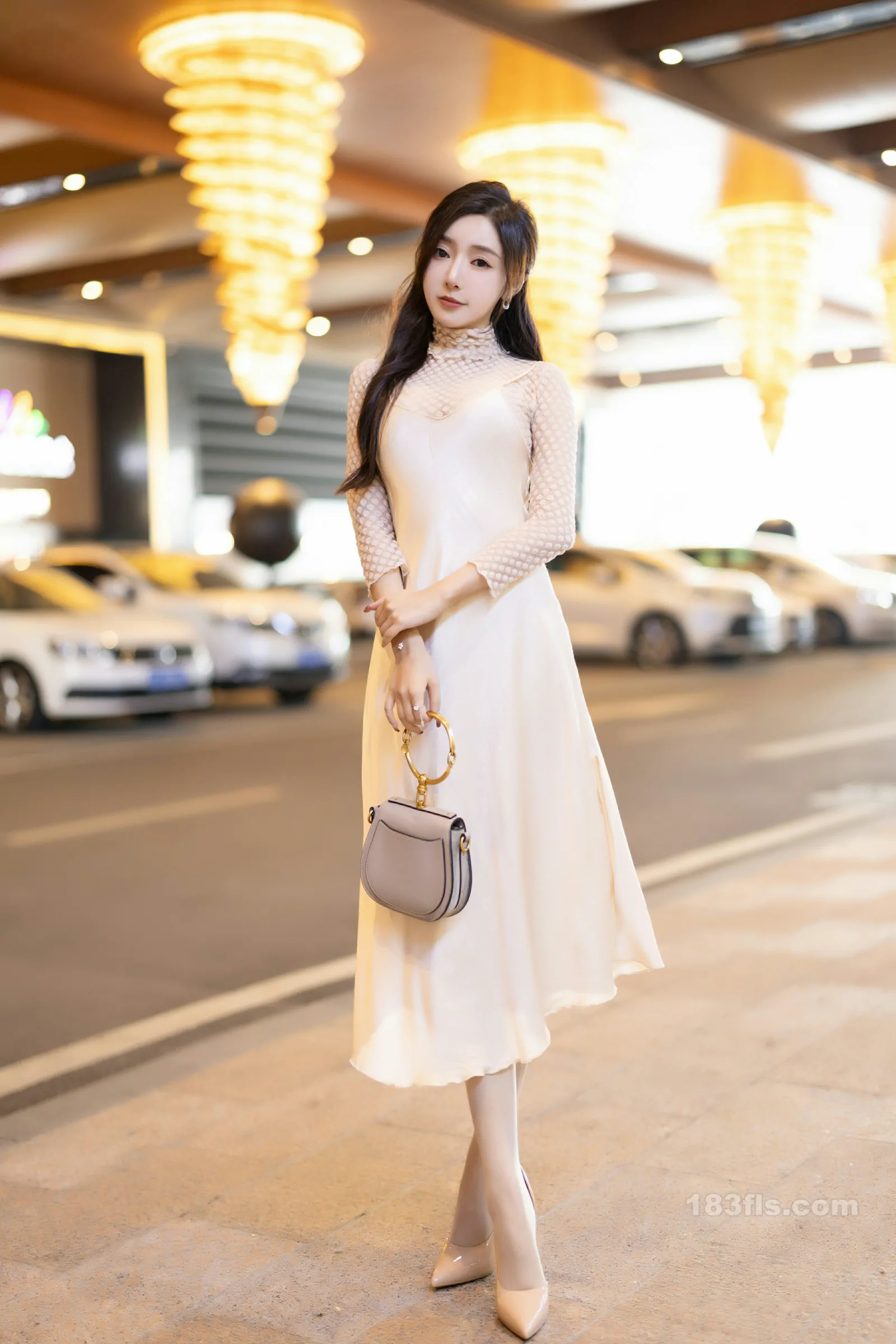 xiuren秀人网福利王馨瑶Yanni大尺度私拍写真白色丝袜-第5张图片-宅男套图吧