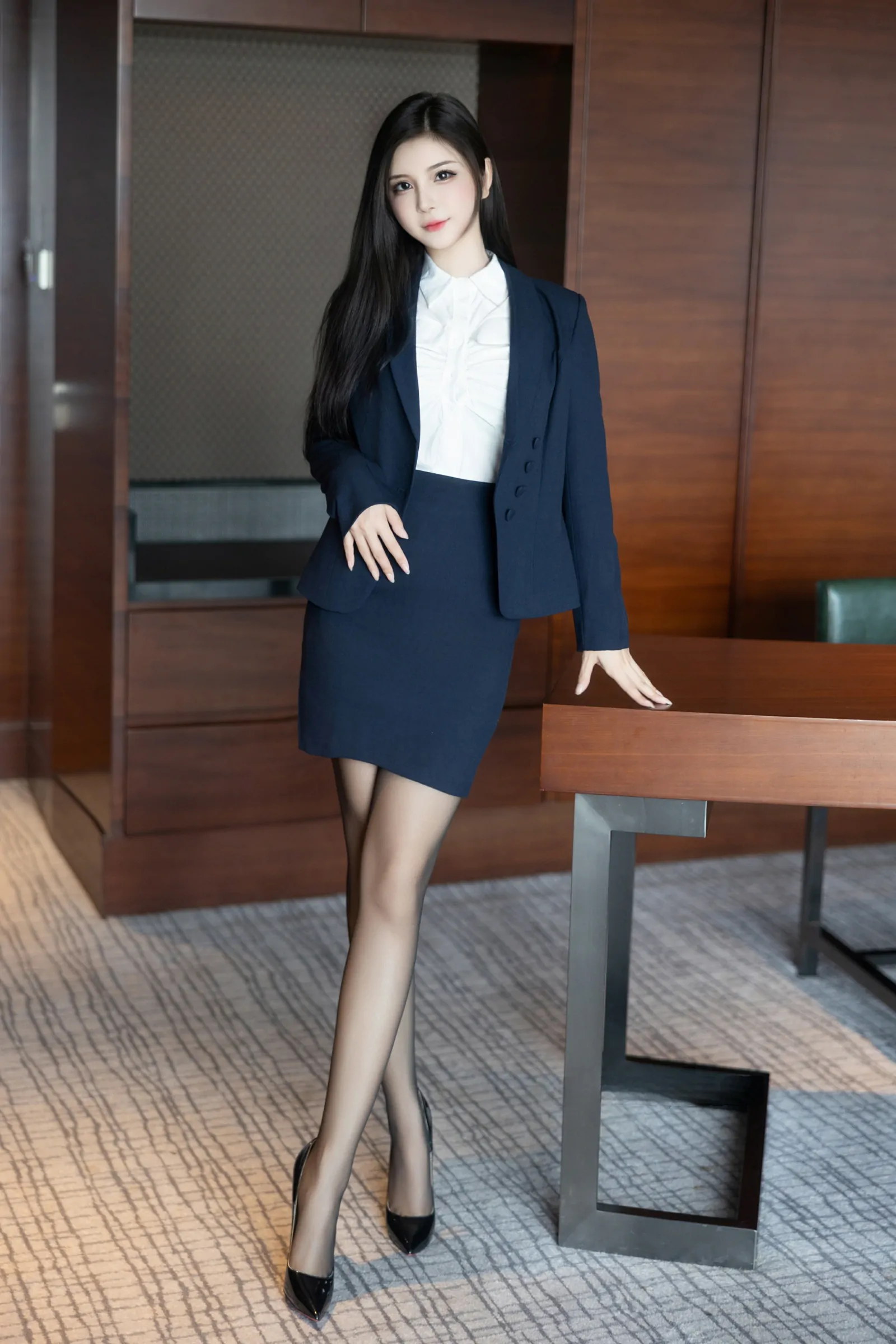 xiuren秀人网福利小蛮妖Yummy和波酱大尺度私拍写真磨豆腐-第3张图片-宅男套图吧