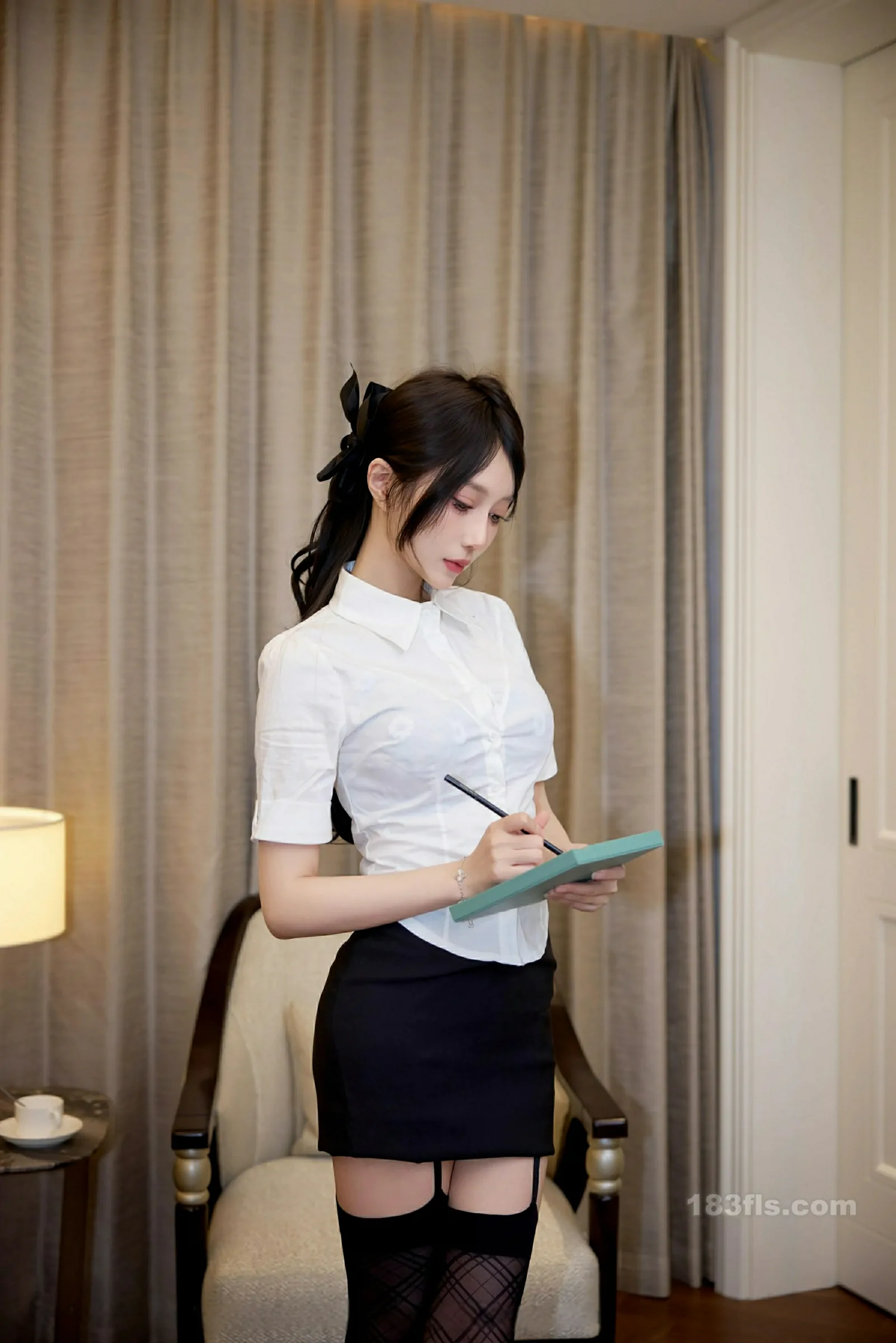 [XIUREN秀人网] 2025.12.15 No.11108 玥儿玥er-第3张图片-宅男套图吧