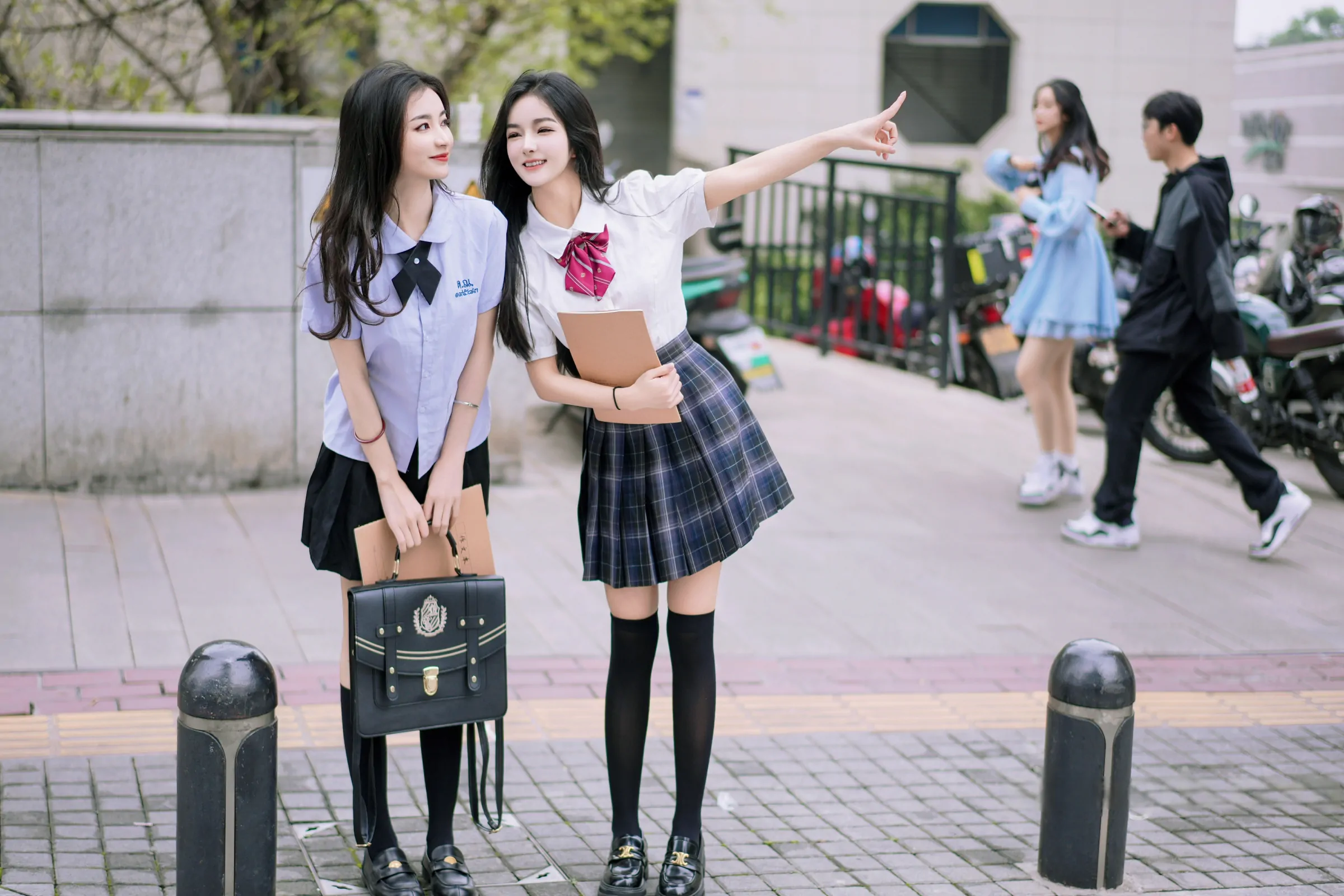 xiuren秀人网福利鱼尾fish谭小灵大尺度私拍写真青春学生妹篇-第5张图片-宅男套图吧