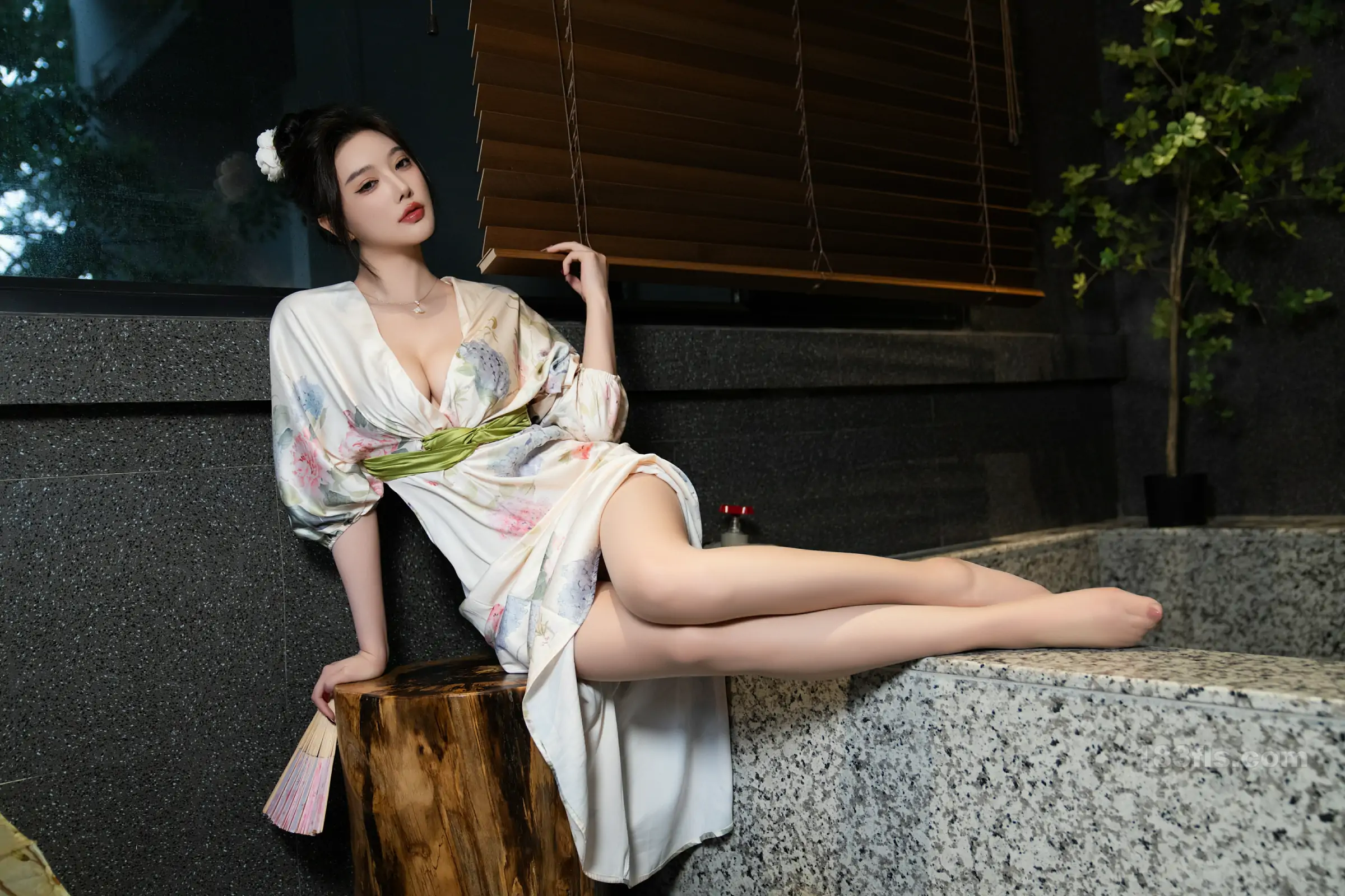 xiuren秀人网福利杨晨晨Yome大尺度私拍写真红色情趣-第4张图片-宅男套图吧 xiuren秀人网福利杨晨晨Yome大尺度私拍写真红色情趣-第4张图片-宅男套图吧