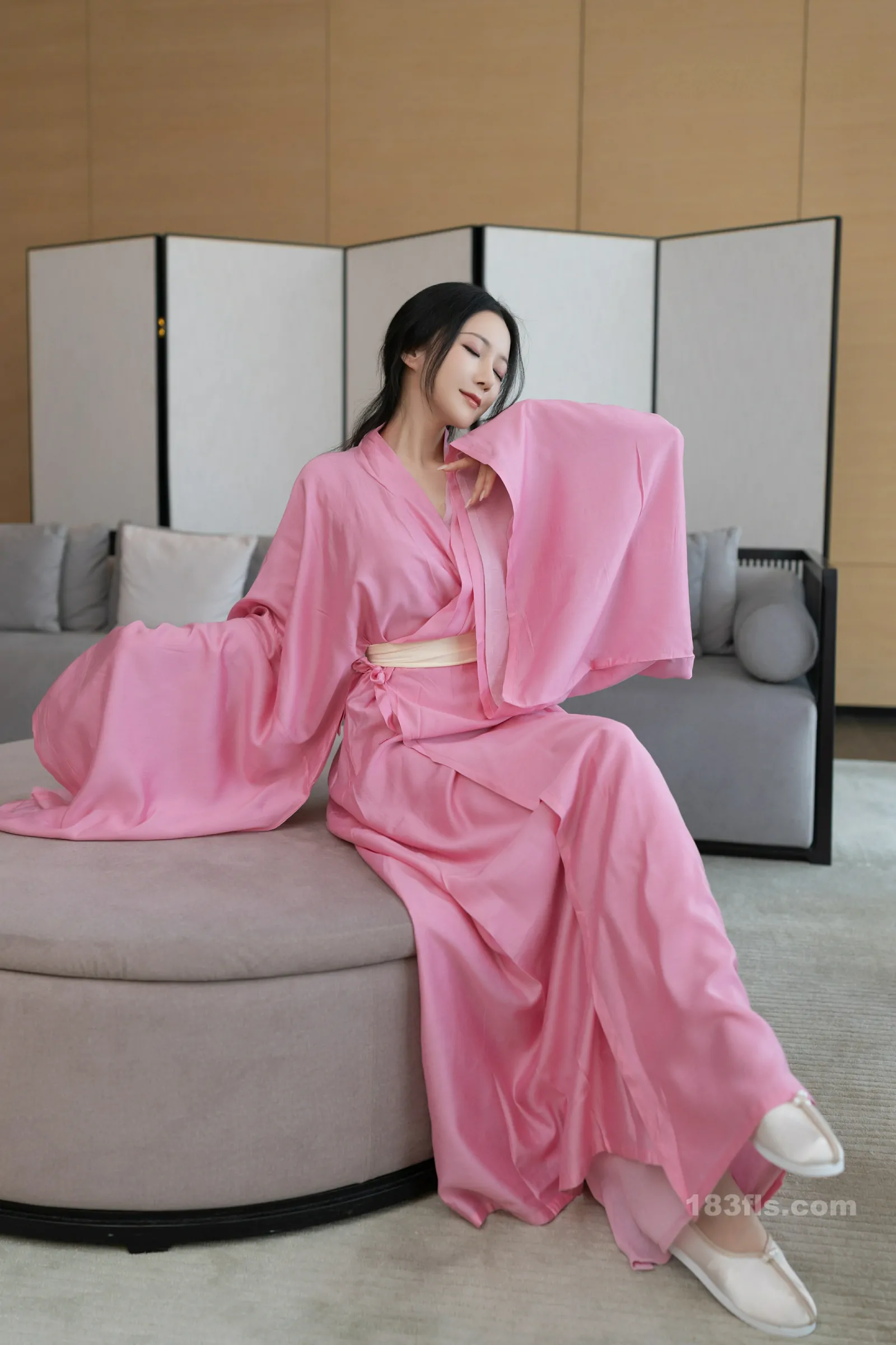 xiuren秀人网福利鱼子酱Fish大尺度私拍写真月影纱-第5张图片-宅男套图吧