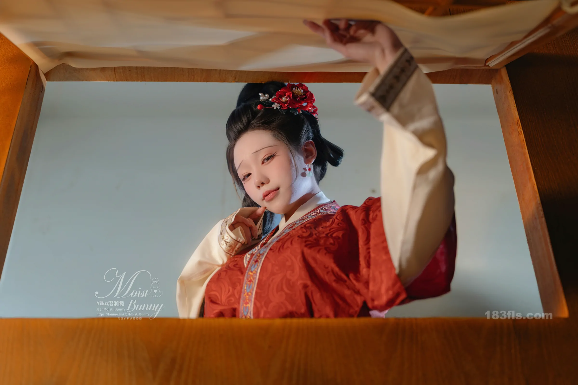 咬一口兔娘(Yiko湿润兔) – 快马加鞭·金莲迎春-第3张图片-宅男套图吧