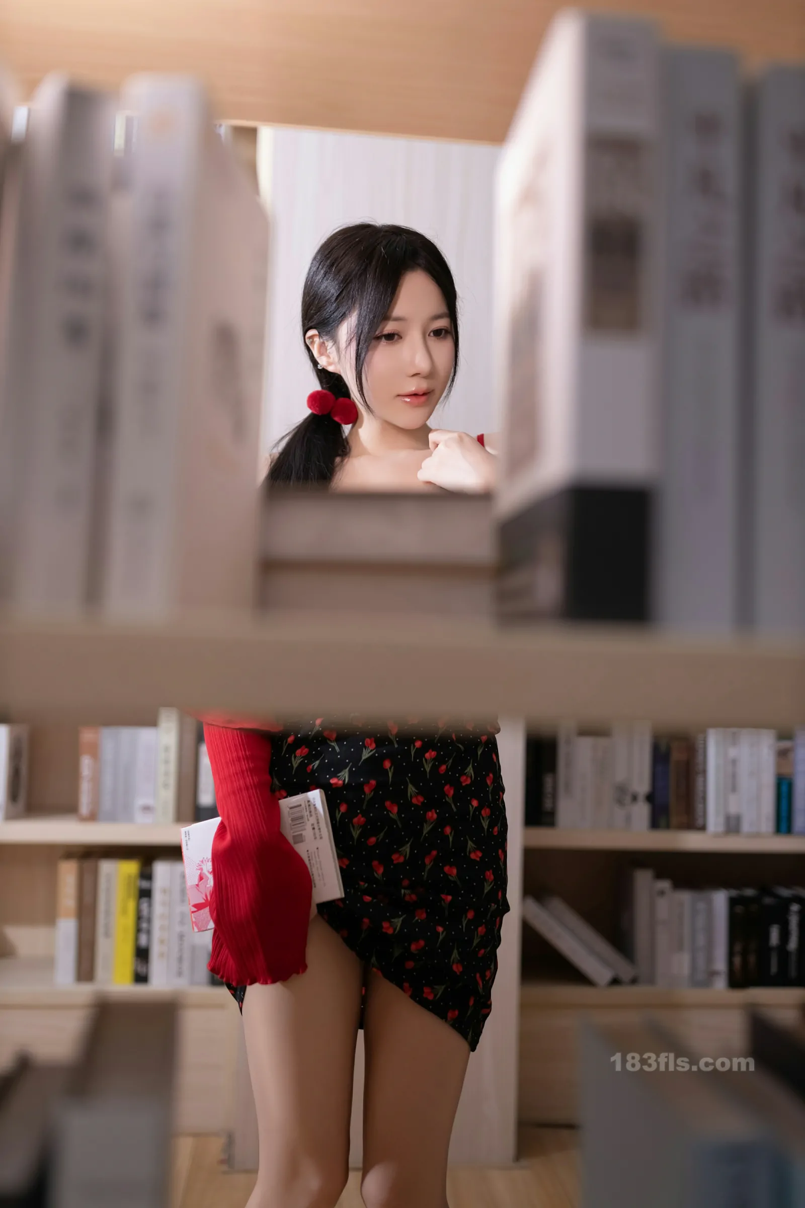 xiuren秀人网福利鱼子酱Fish大尺度私拍写真图书馆写真-第6张图片-宅男套图吧 xiuren秀人网福利鱼子酱Fish大尺度私拍写真图书馆写真-第6张图片-宅男套图吧