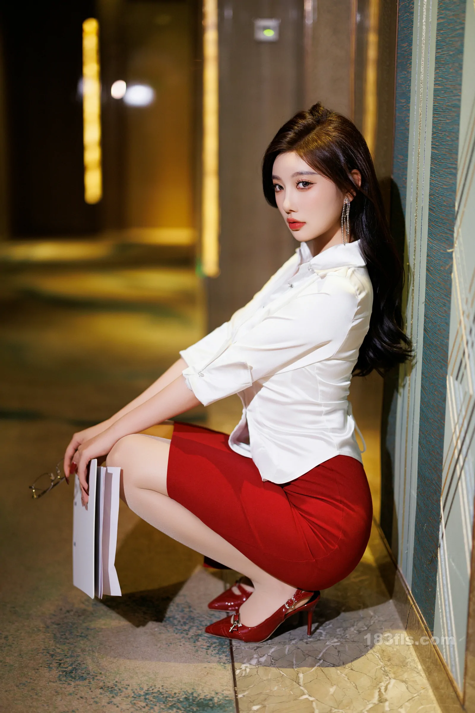 xiuren秀人网福利杨晨晨Yome大尺度私拍写真红色短裙-第6张图片-宅男套图吧 xiuren秀人网福利杨晨晨Yome大尺度私拍写真红色短裙-第6张图片-宅男套图吧