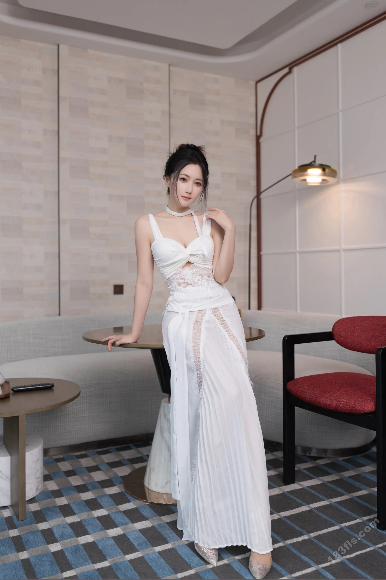 xiuren秀人网福利鱼子酱Fish大尺度私拍写真白裙-第2张图片-宅男套图吧 xiuren秀人网福利鱼子酱Fish大尺度私拍写真白裙-第2张图片-宅男套图吧