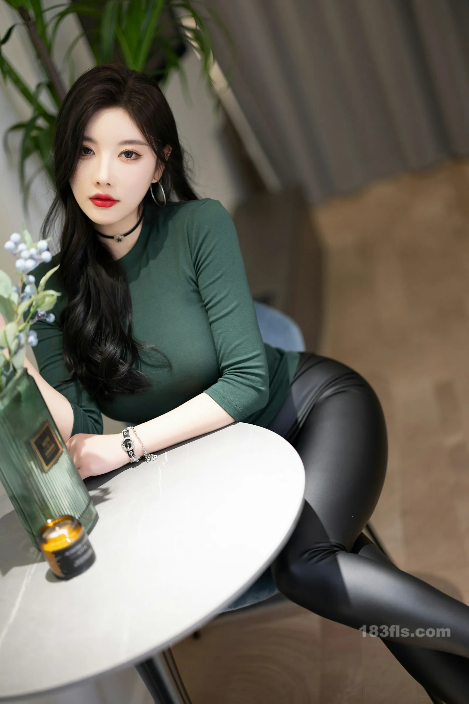 xiuren秀人网福利杨晨晨Yome大尺度内购无码流出高跟肉丝无内-第4张图片-宅男套图吧