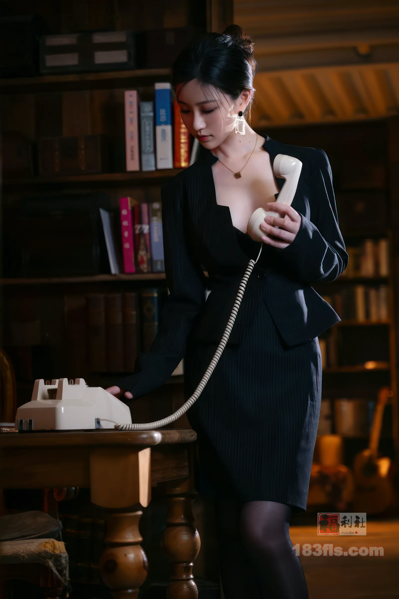 年年nnian - 麻辣女教师-第4张图片-宅男套图吧