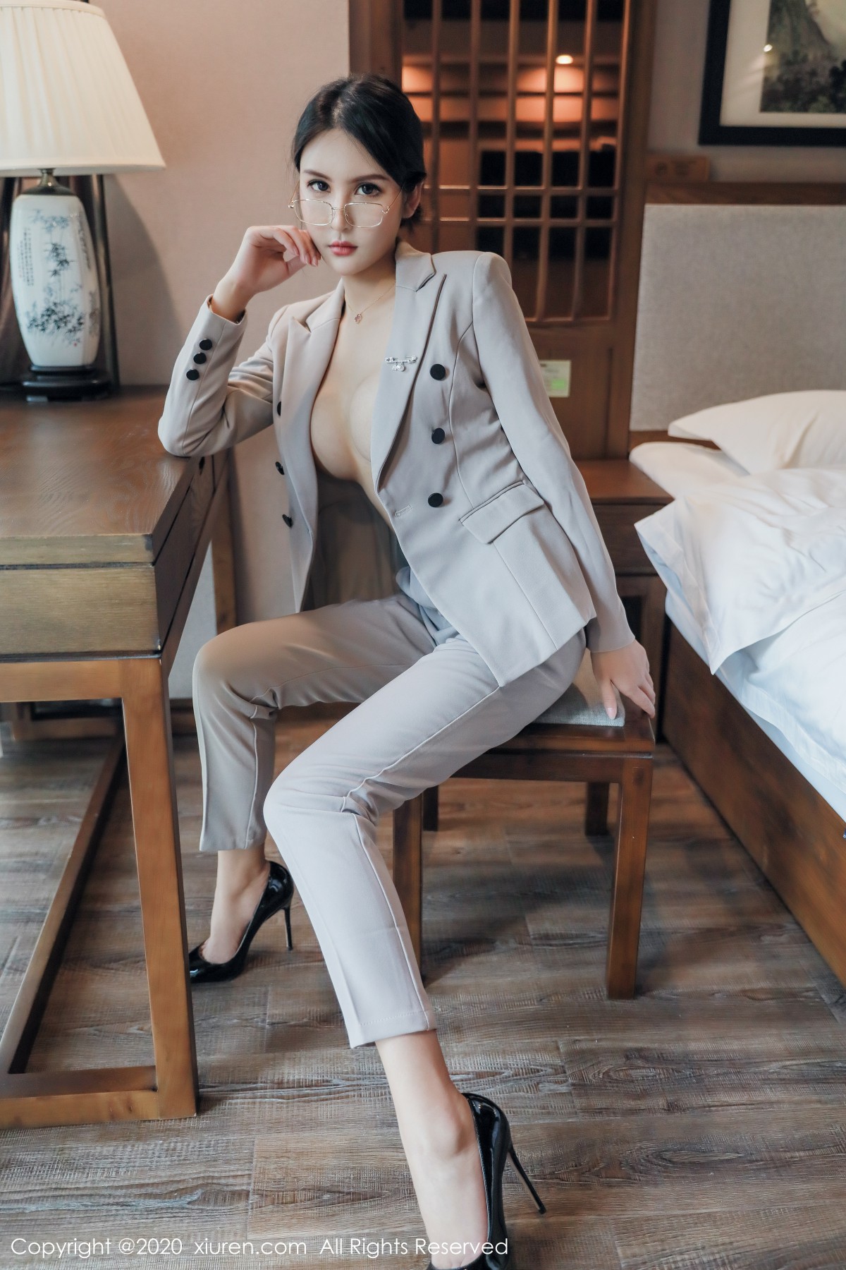 [XiuRen秀人网]2020.03.25 No.2098 Emily顾奈奈[86+1P]-第2张图片-宅男套图吧