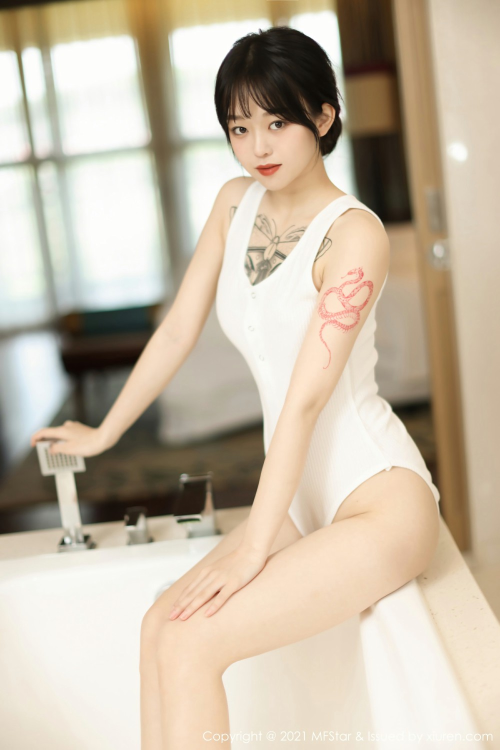 [MFStar模范学院] 2021.05.17 VOL.496 奶瓶子 [48+1P]-第4张图片-宅男套图吧