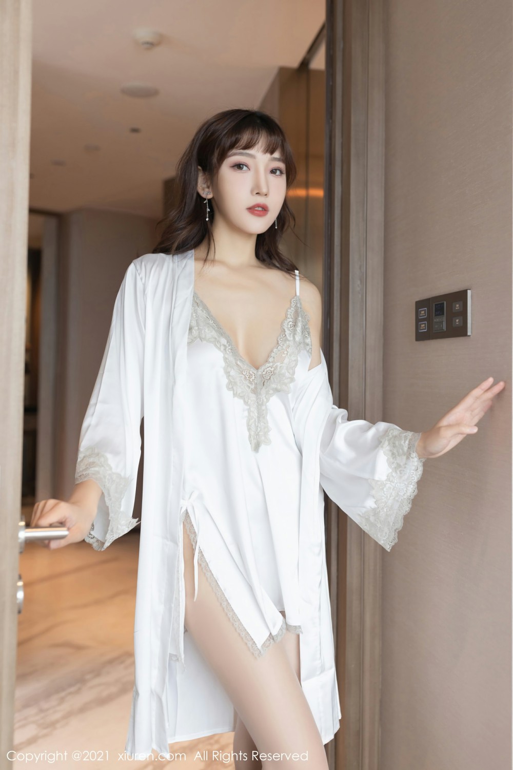[XiuRen秀人网] 2021.08.26 No.3861 陆萱萱 [88+1P]-第3张图片-宅男套图吧