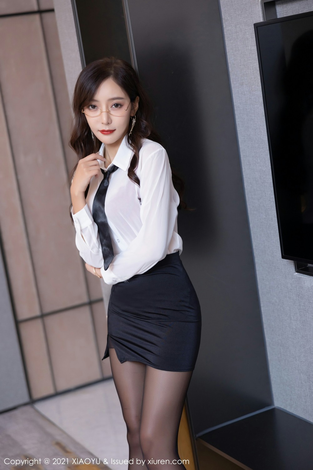 [XIAOYU语画界] 2021.11.30 VOL.665 王馨瑶yanni 职场OL [85+1P]-第3张图片-宅男套图吧