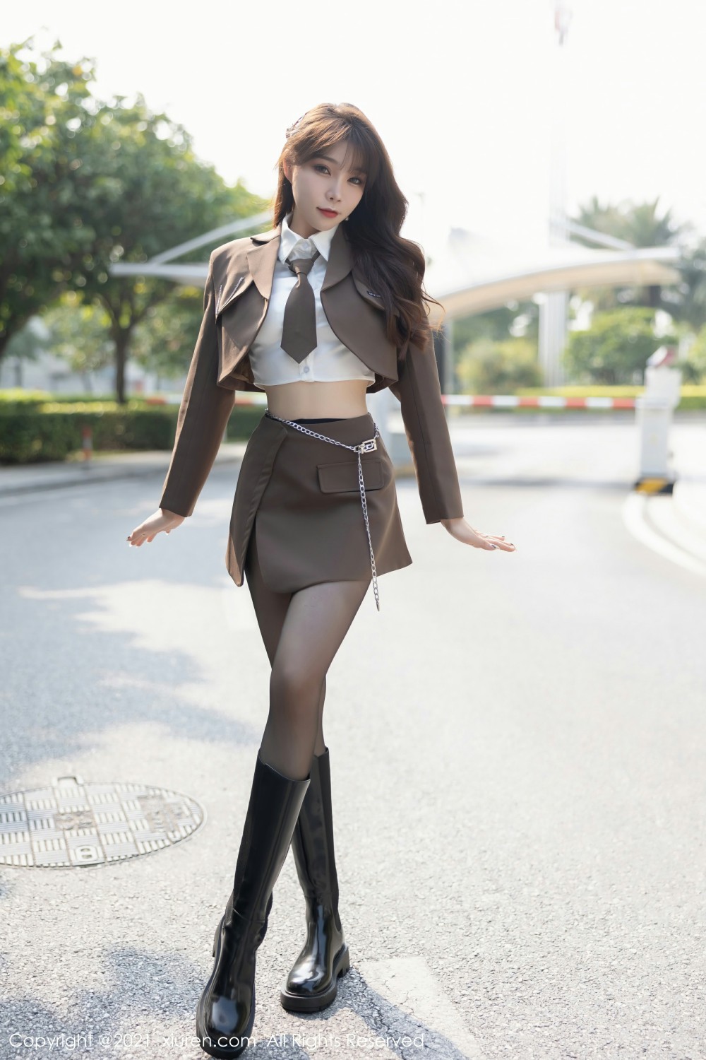 [XiuRen秀人网] 2021.12.03 No.4299 芝芝Booty 超短裙美女 [89+1P]-第4张图片-宅男套图吧