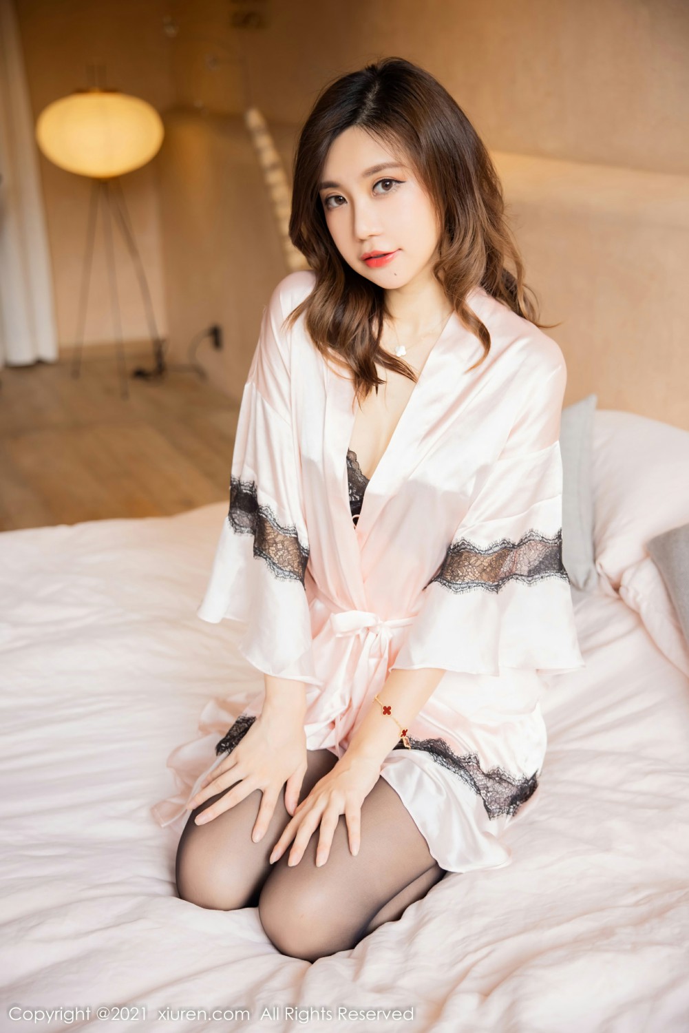 [XiuRen秀人网] 2021.12.28 No.4398 绮里嘉ula 粉色睡裙 [43+1P]-第3张图片-宅男套图吧