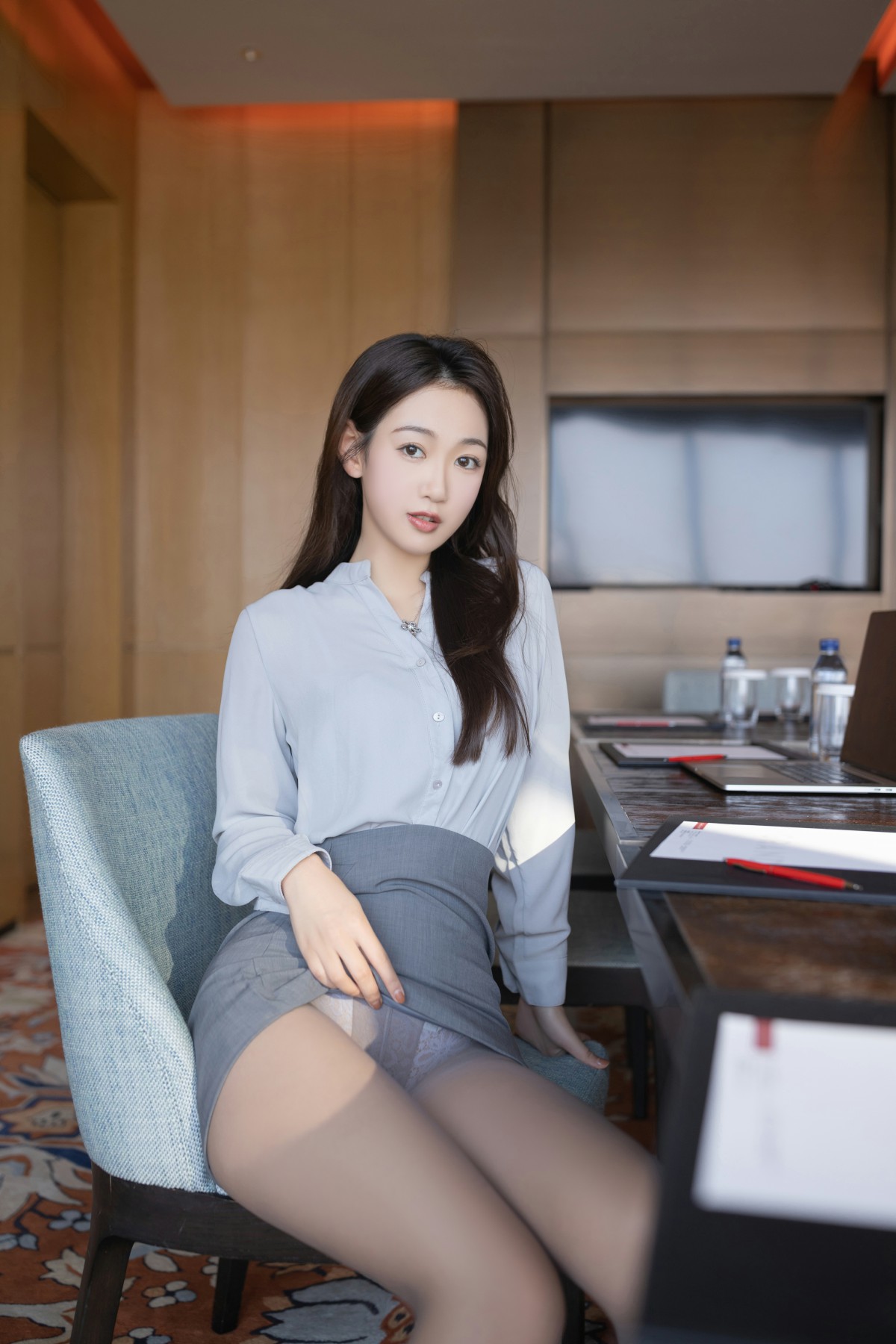 唐安琪 - 会议室内购套图 [80P-833MB]-第2张图片-宅男套图吧
