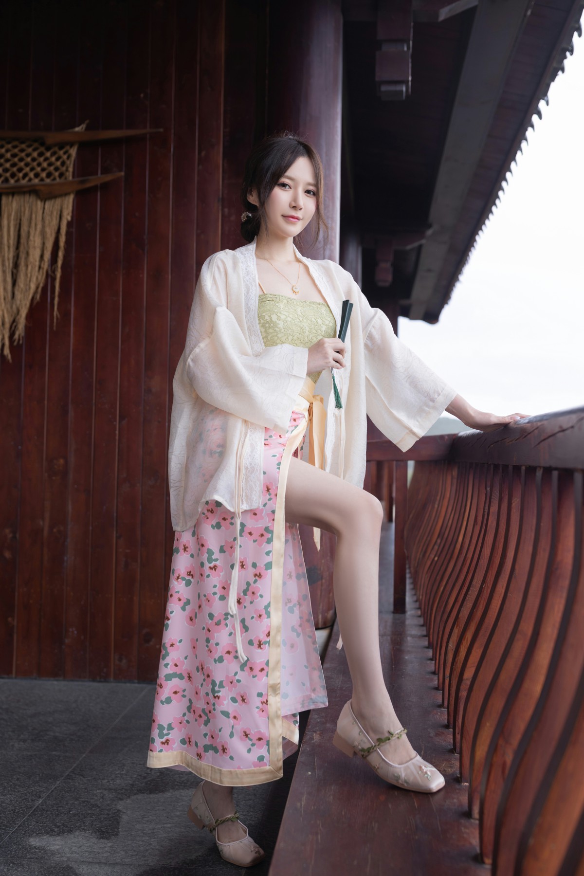 鱼子酱Fish - 紫色吊带长裙内购套图 [118P-1.43G]-第2张图片-宅男套图吧