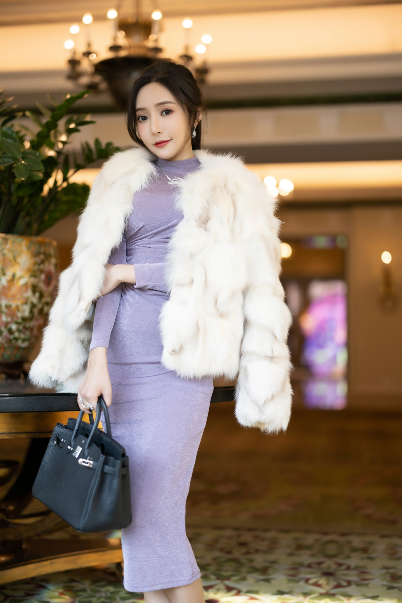 xiuren秀人网福利王馨瑶Yanni大尺度私拍写真皮草紫色裙子-第4张图片-宅男套图吧