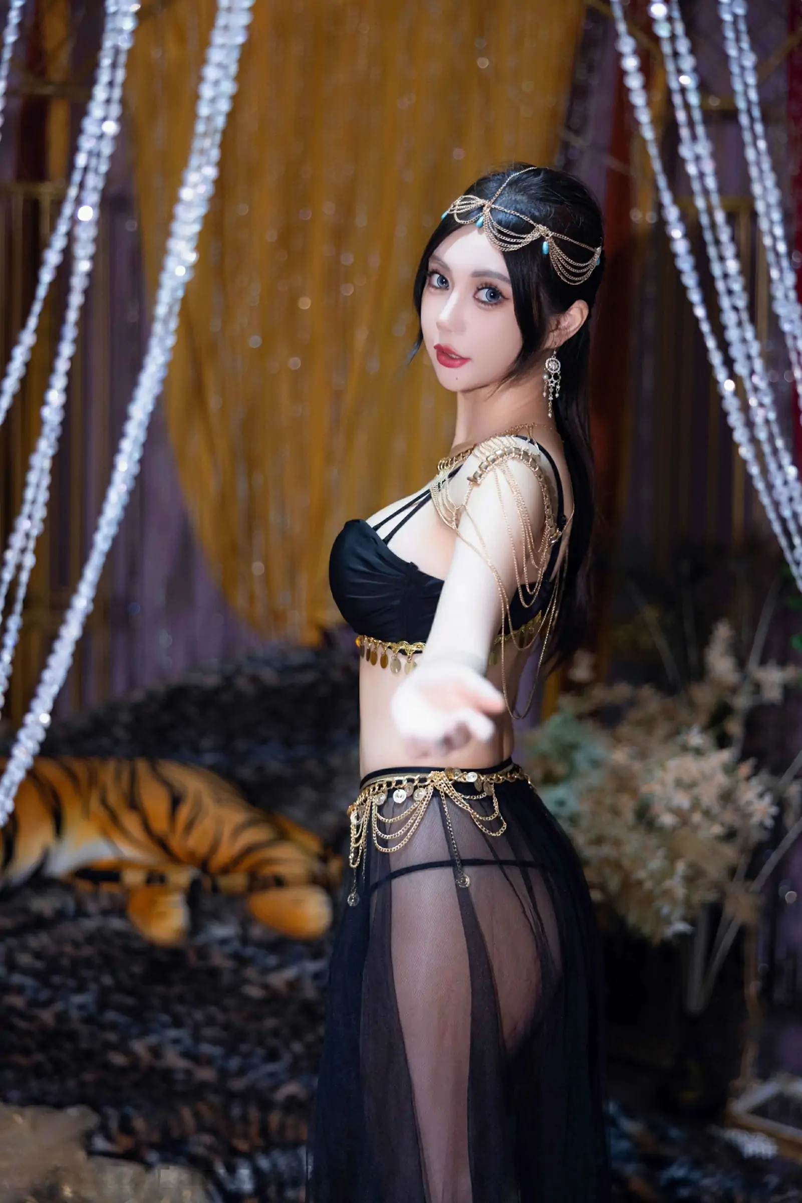 [XiuRen秀人网] 2025.03.14 No.10018 绮里嘉ula [79+1P]-第3张图片-宅男套图吧