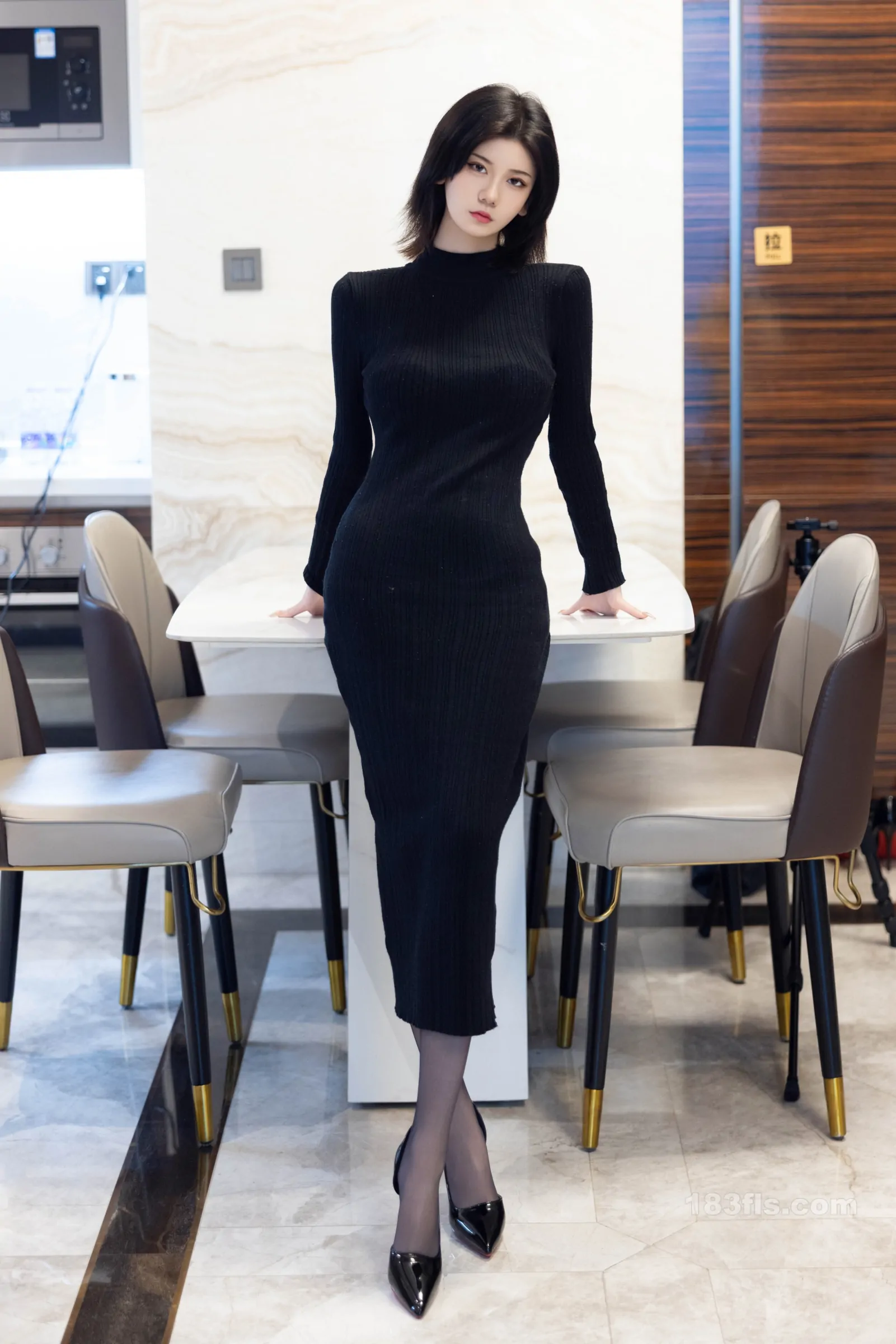 xiuren秀人网福利赵语嫣Baby大尺度私拍写真黑色连衣裙-第4张图片-宅男套图吧 xiuren秀人网福利赵语嫣Baby大尺度私拍写真黑色连衣裙-第4张图片-宅男套图吧