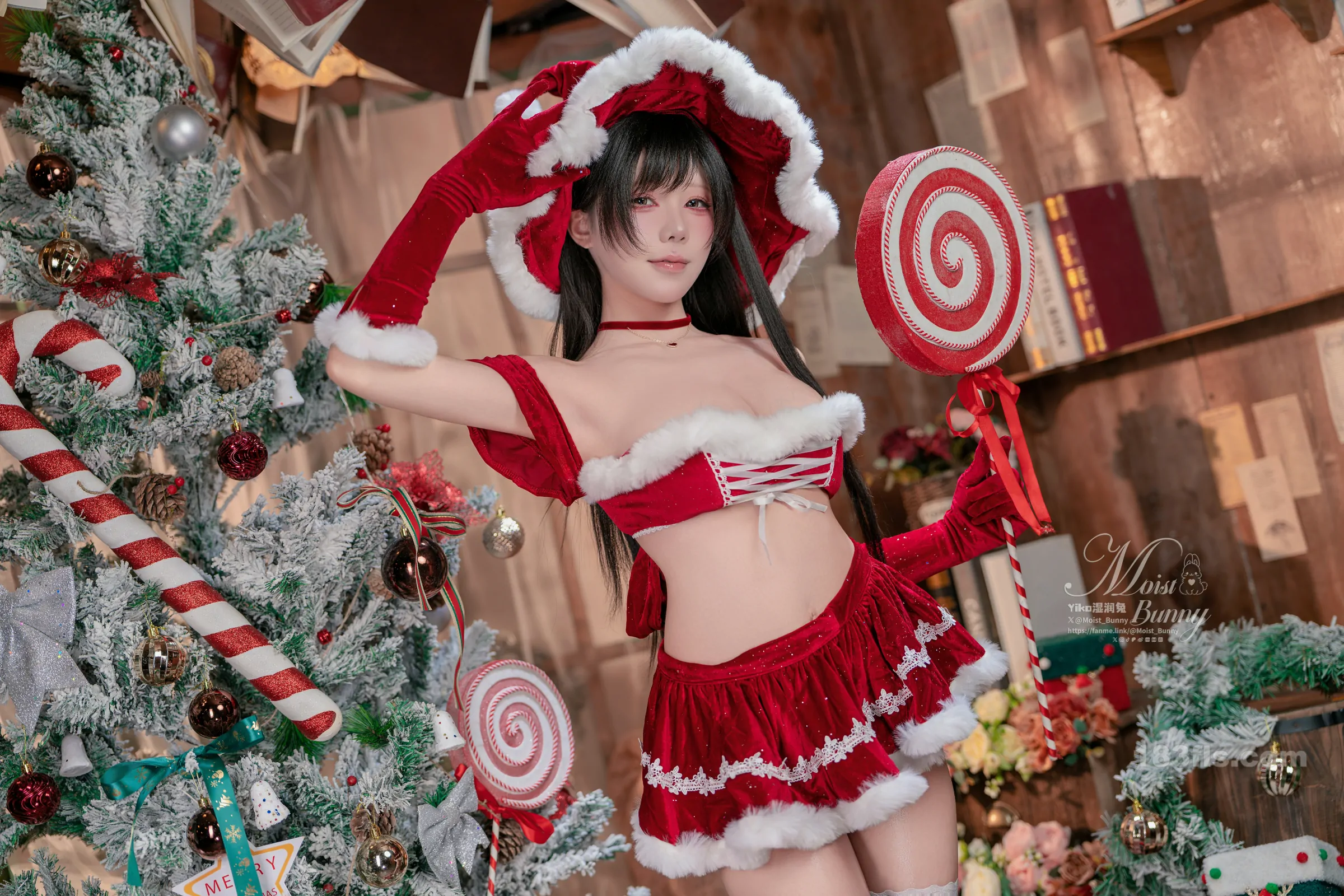 咬一口兔娘 [Yiko湿润兔] - 25.12月作品 魔法圣诞星-第3张图片-宅男套图吧