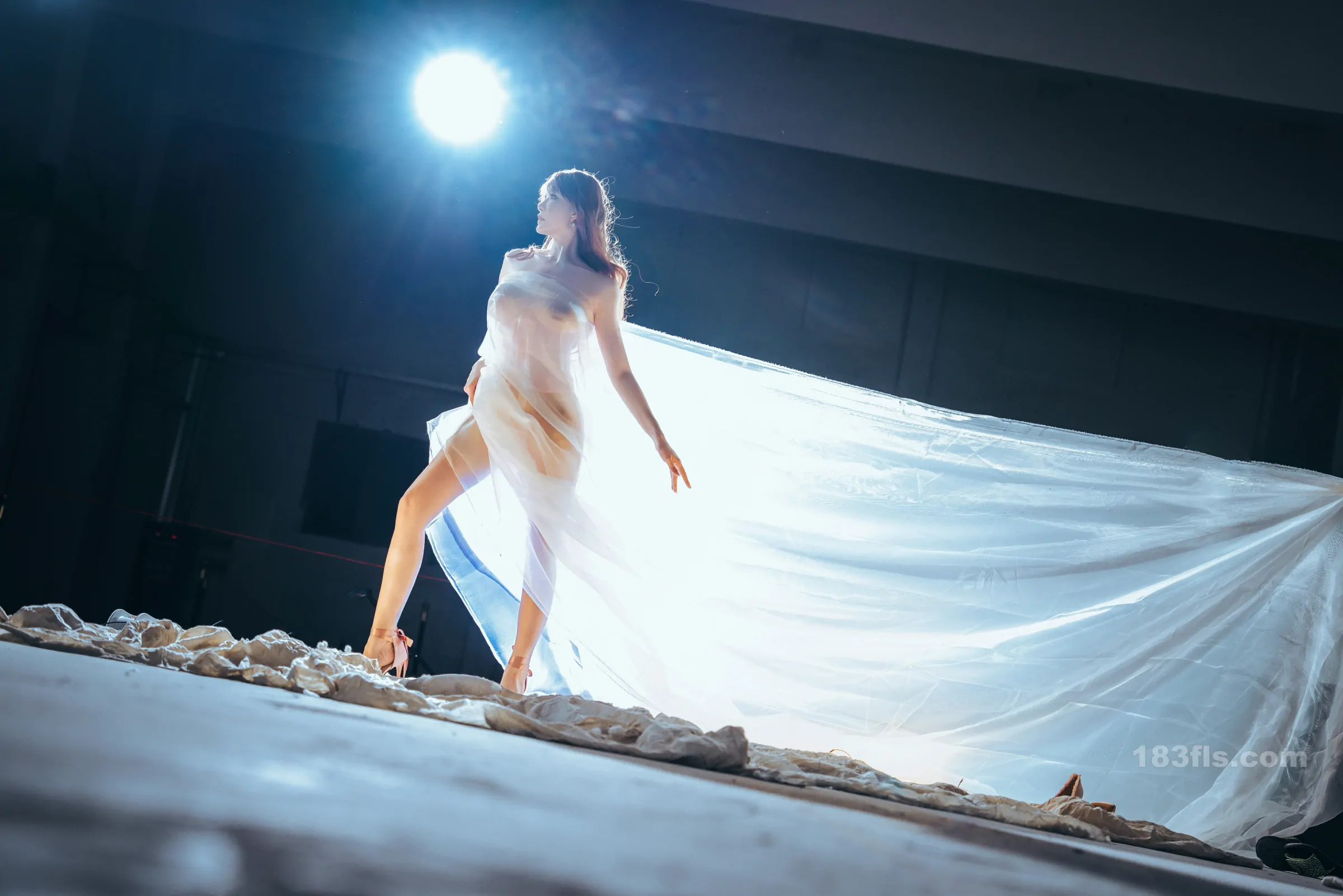 秋和柯基 - 纱-第2张图片-宅男套图吧