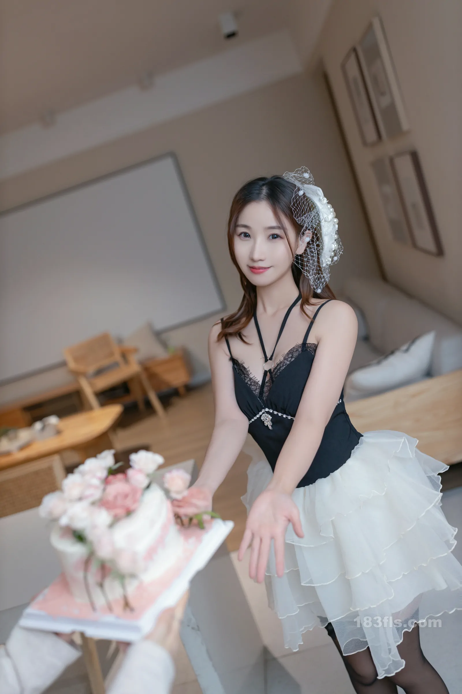 xiuren秀人网福利杏子Yada大尺度私拍写真生日快乐-第4张图片-宅男套图吧