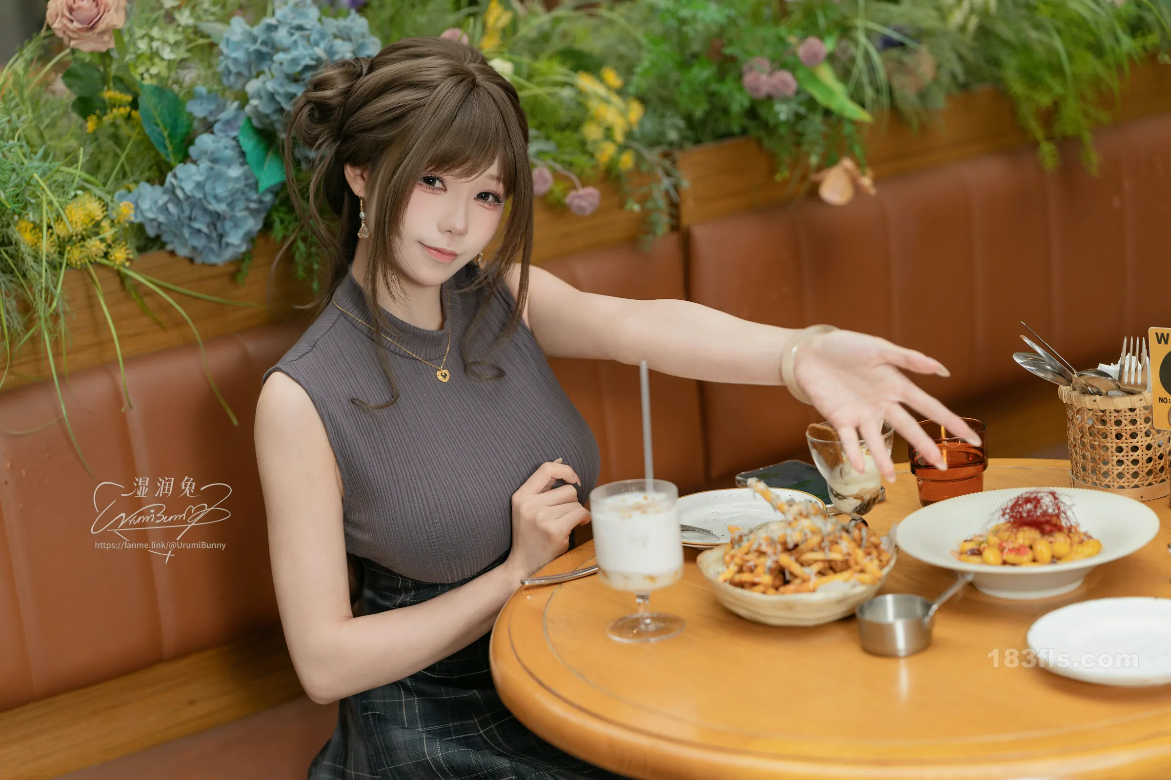 咬一口兔娘 - 2026年05月 网友的一日约会-第4张图片-宅男套图吧 咬一口兔娘 - 2026年05月 网友的一日约会-第4张图片-宅男套图吧