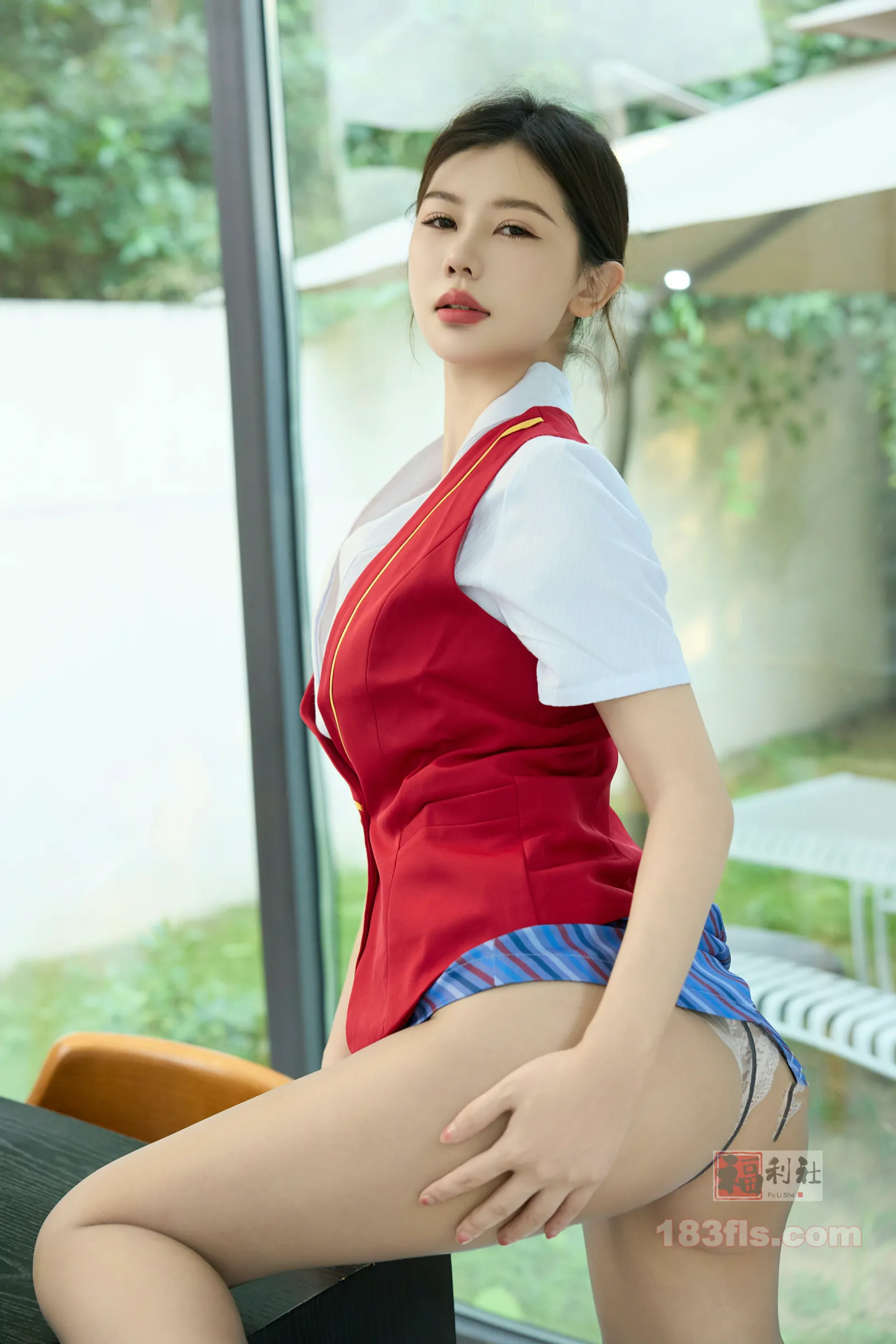 xiuren秀人网福利尹甜甜sunny蛋蛋宝大尺度内购红色乘务员-第6张图片-宅男套图吧 xiuren秀人网福利尹甜甜sunny蛋蛋宝大尺度内购红色乘务员-第6张图片-宅男套图吧