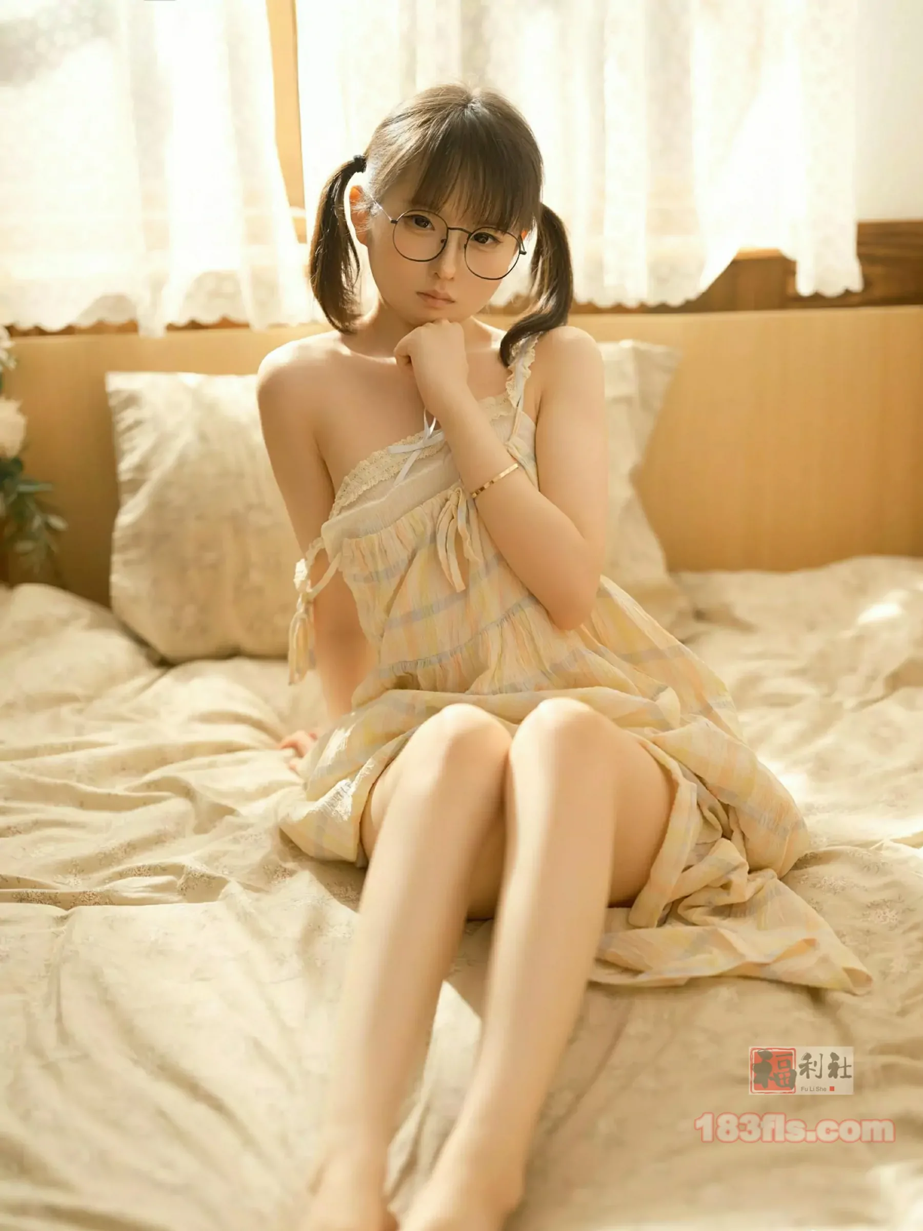 幼水铃衣 – 晨醒-第3张图片-宅男套图吧