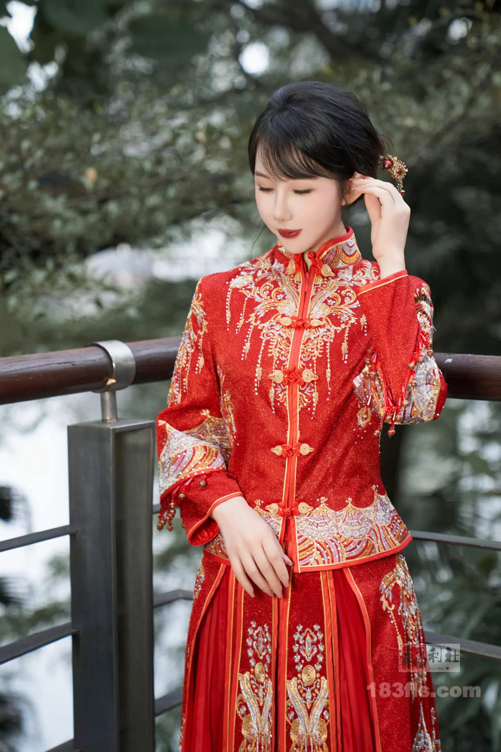 秀人网 波巧酱极品秀禾新娘-第2张图片-宅男套图吧